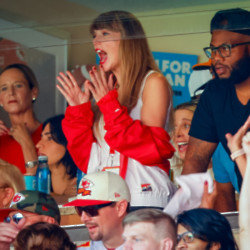 Taylor Swift cheers on the Kansas City Chiefs