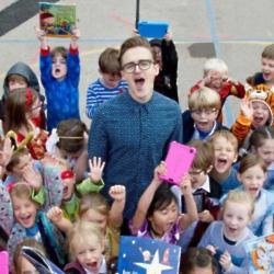 Tom Fletcher launchign Amazon.co.uk's Kids Loves Books campaign 