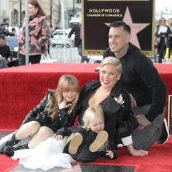 Willow, Jameson, Pink and Carey Hart 