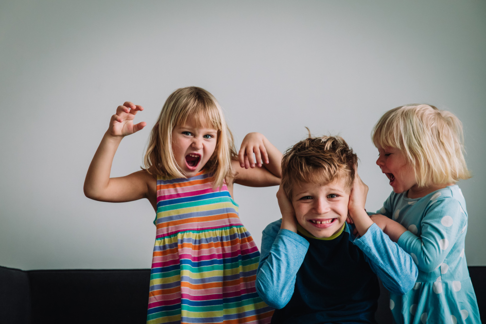 How to get young children to listen to you and stop fighting with their sibling