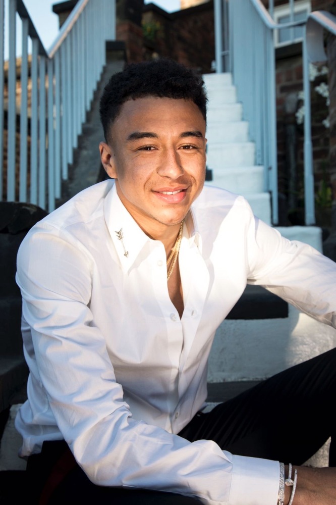 Jesse Lingard welcomes viewers into his home for MTV Cribs