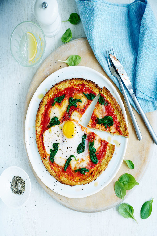 Cauliflower Pizza With Spinach And Egg