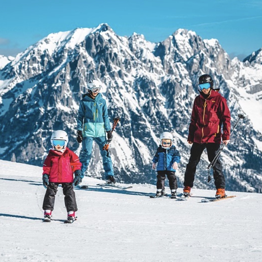 All you need to know for the perfect skiing getaway / Photo credit: Skiwelt