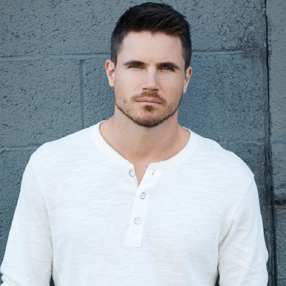 Robbie Amell / Picture Credit: Courtesy of Netflix