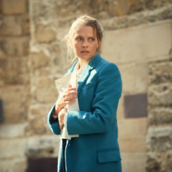 Teresa Palmer as Diana Bishop in A Discovery of Witches / © Sky UK Limited