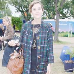 Alexa pictured with another highly successful Mulberry bag, the Bayswater