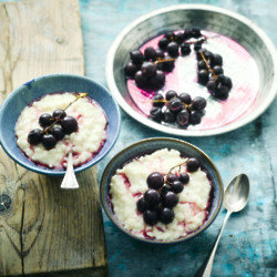 Vegan Bay-Infused Rice Pudding with Roasted Grapes
