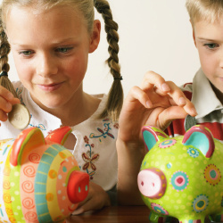UK Parents Give £1.9billion a Year in Pocket Money