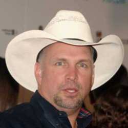 Garth Brooks inducted to Nashville Songwriters Hall of Fame