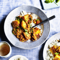 Warming Potato & Lentil Curry With Crumbled Cauliflower