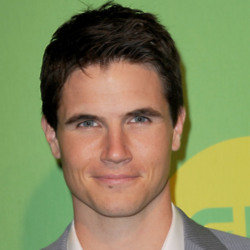 Robbie Amell