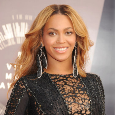 Champagne Photo Appears to End Beyonce Pregnancy Rumours